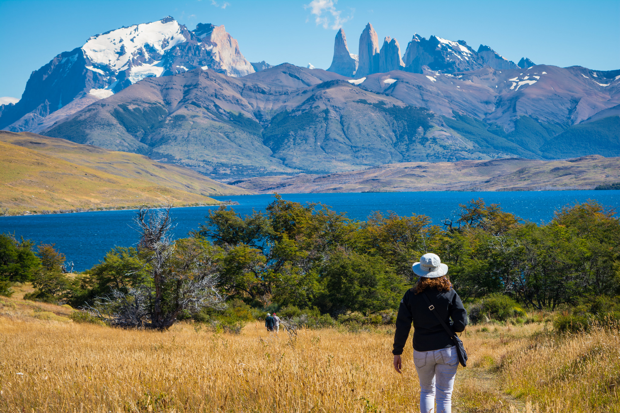 Razones (de peso) para viajar ligero con una sola mochila – Viajeros  reverdes